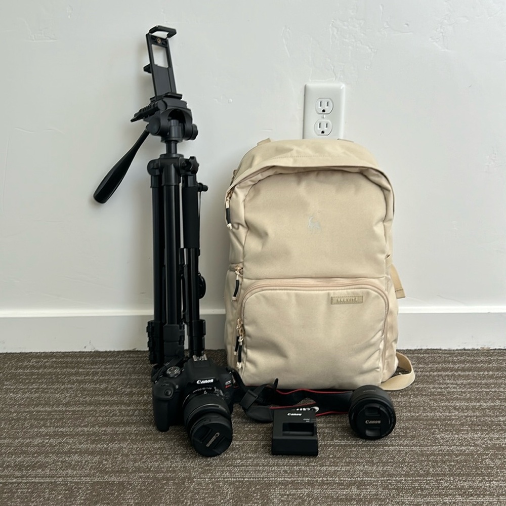 Like New Canon EOS Rebel T7 camera set up! 50mm lens/Tripod/Brevite Backpack ✨✨